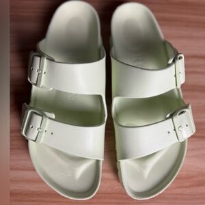 Birkenstock Arizona Essentials EVA in Faded lime size 41